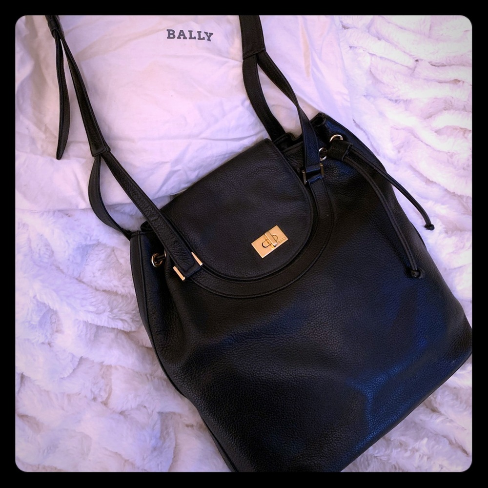 BALLY Black Leather Shoulder Bag - Drawstring